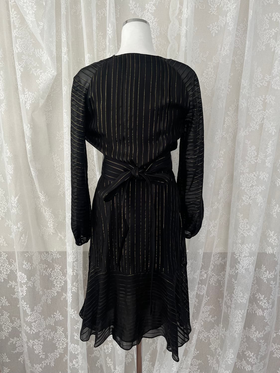 34) 마시모두띠 메탈릭 브이넥 원피스 블랙 상품이미지2