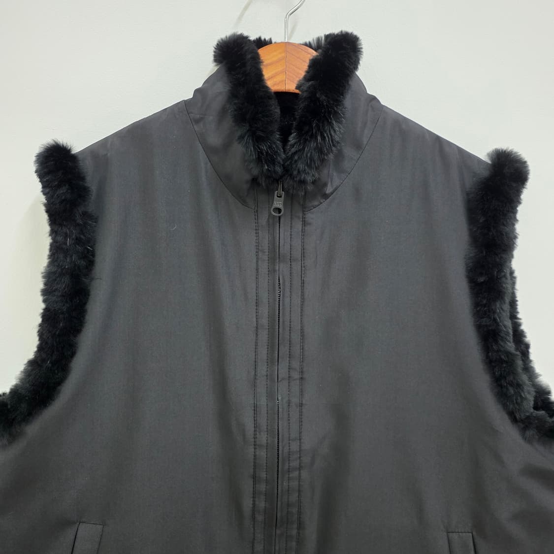 리버시블 실크100% 래빗퍼 블랙 베스트 상품이미지4