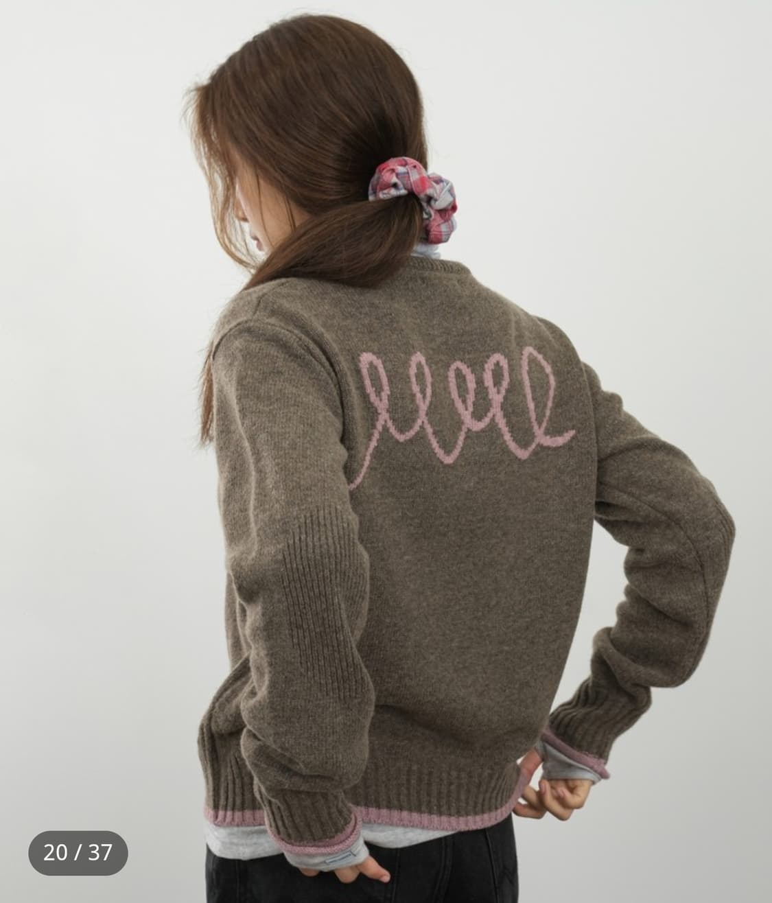 에메모가든 (캐시미어,메리노울 혼방) 에메모라인로고 니트 브라운 (F) 상품이미지6