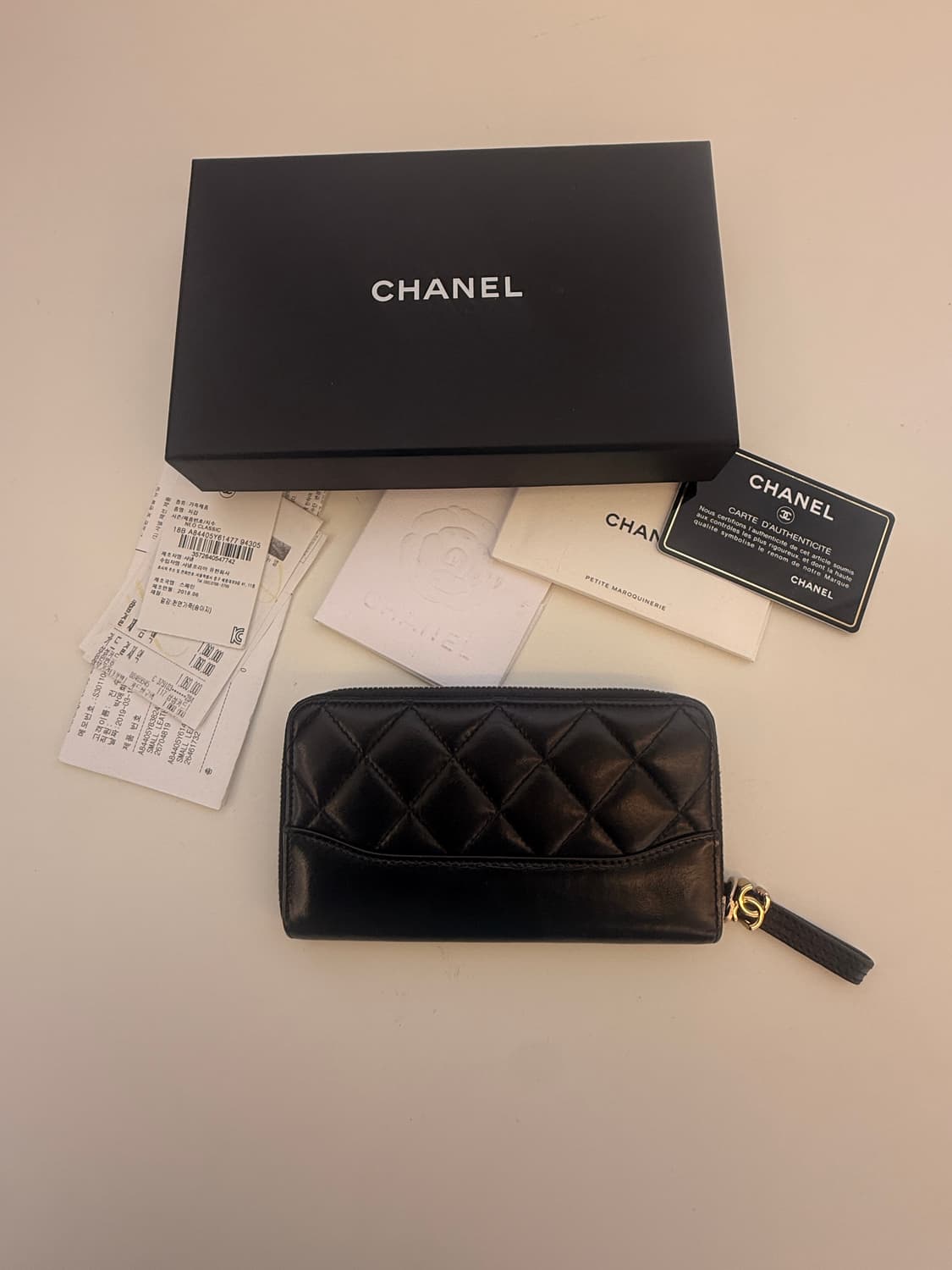 샤넬(CHANEL)가브리엘 집업  지갑 정품. 새상품급 상품이미지2