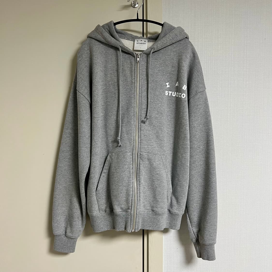 아이앱 스튜디오 후드 집업 그레이 L 상품이미지2