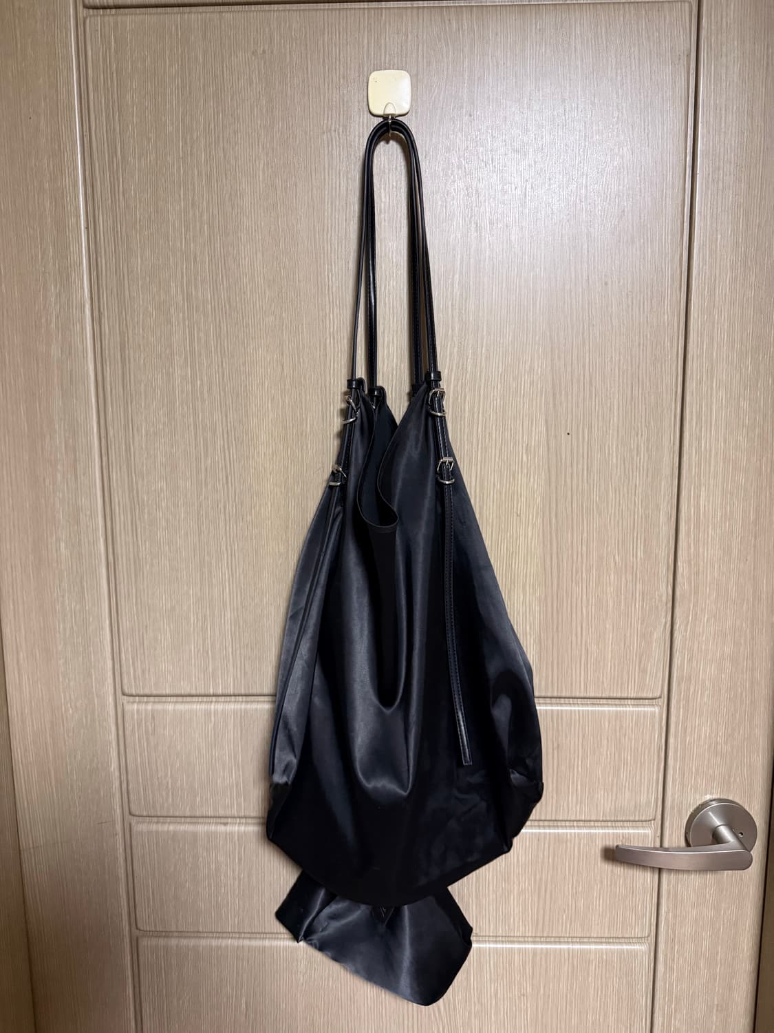 자라 블랙 새틴 토트백 상품이미지1
