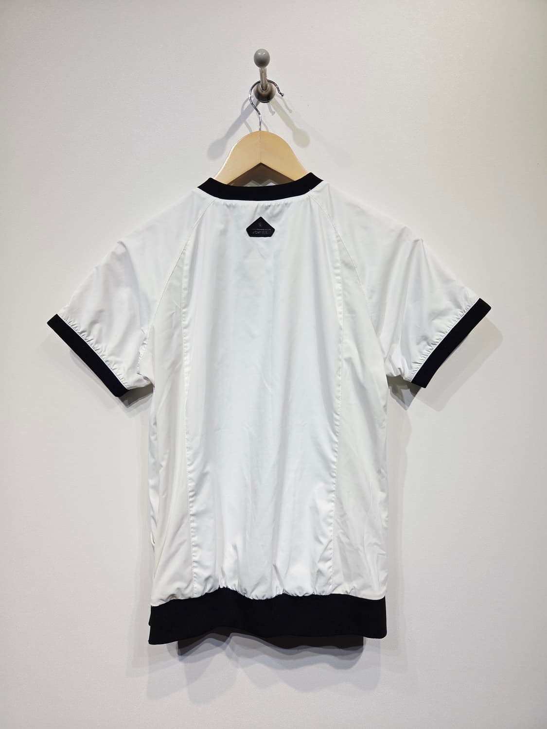 헤지스 화이트 반팔 바람막이 티셔츠_90 상품이미지3