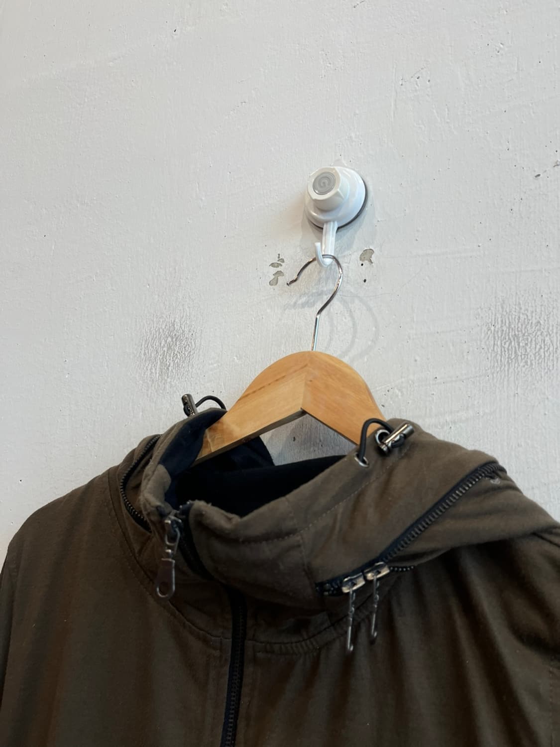 In the attic 하이넥 집업 자켓 상품이미지2