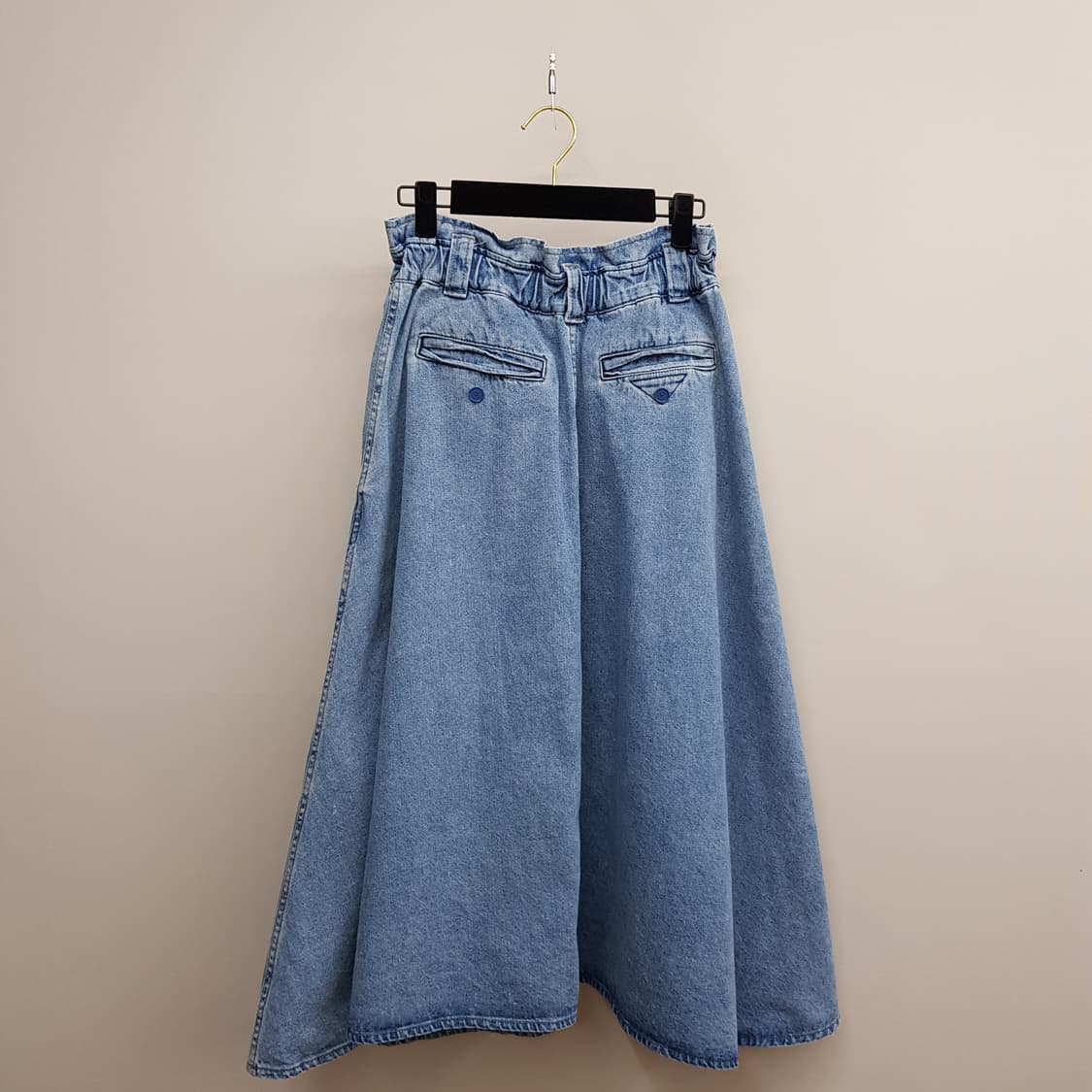 한섬 시스템 2023 언밸런스 헴 백밴딩 스커트 64-94사이즈 상품이미지3