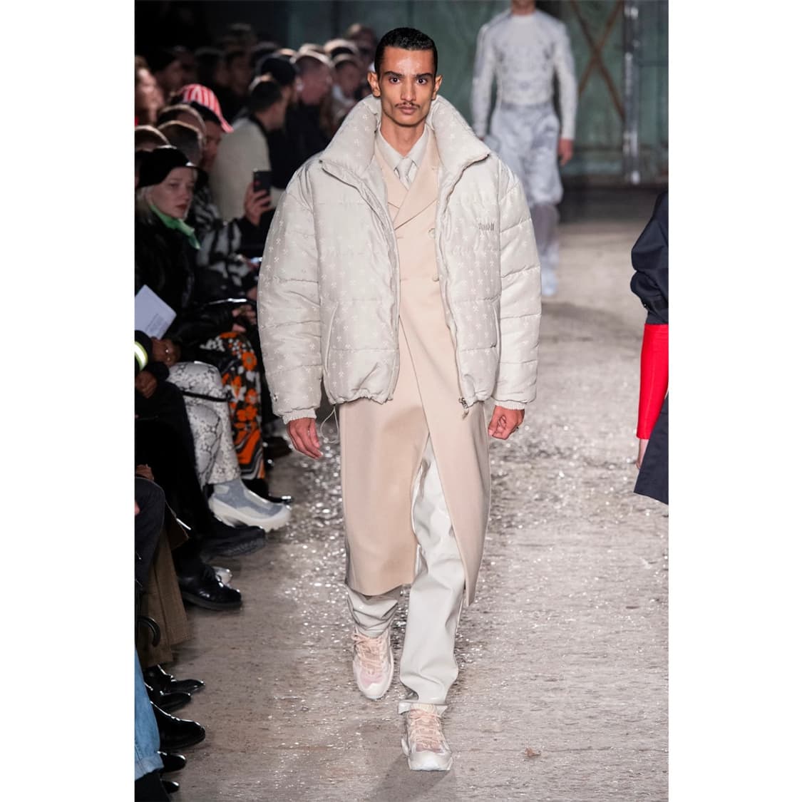 게엠베하(GmbH) 로고 패딩 자켓 상품이미지6