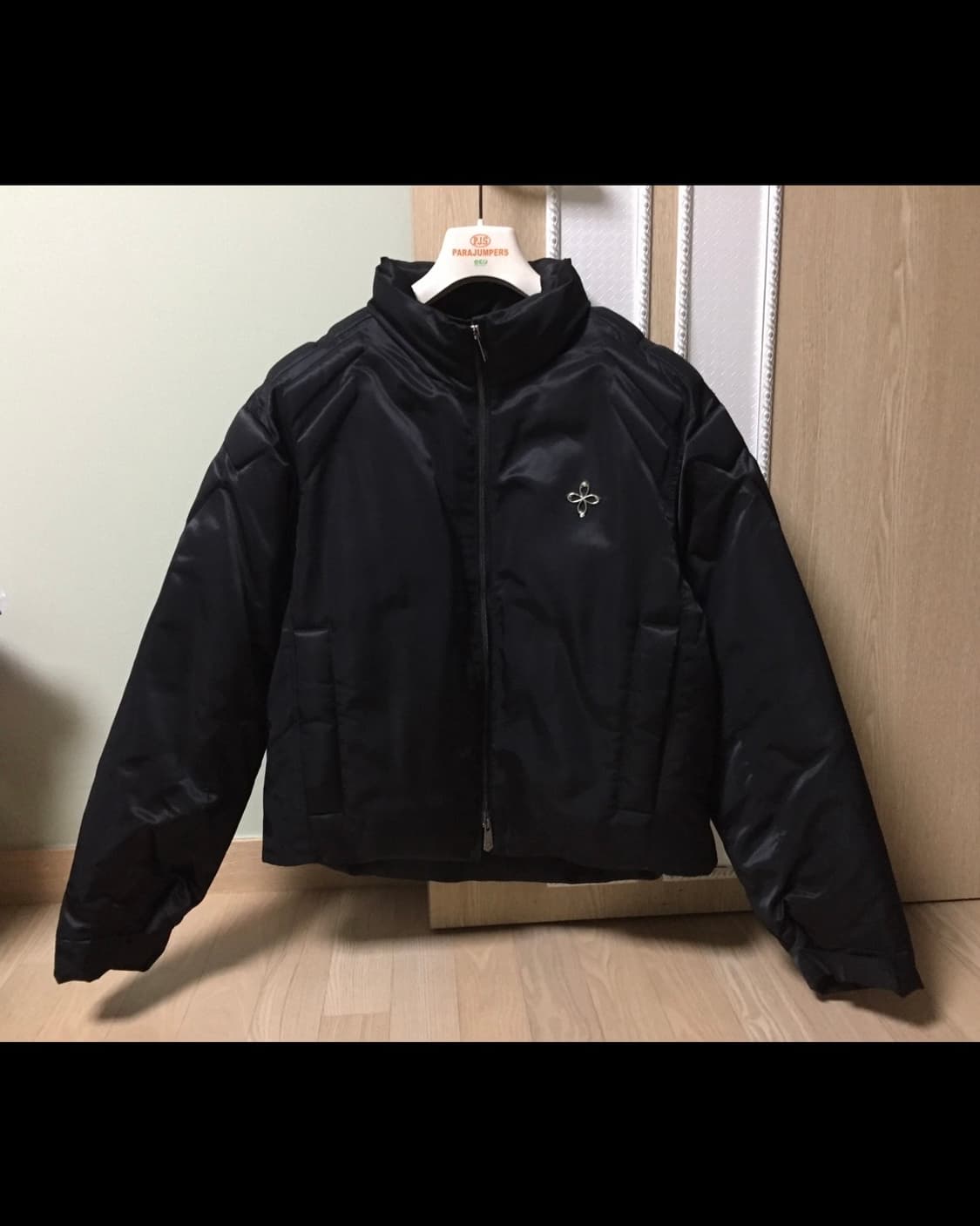 써저리 바이커 엠보싱 푸퍼 자켓 블랙 상품이미지2