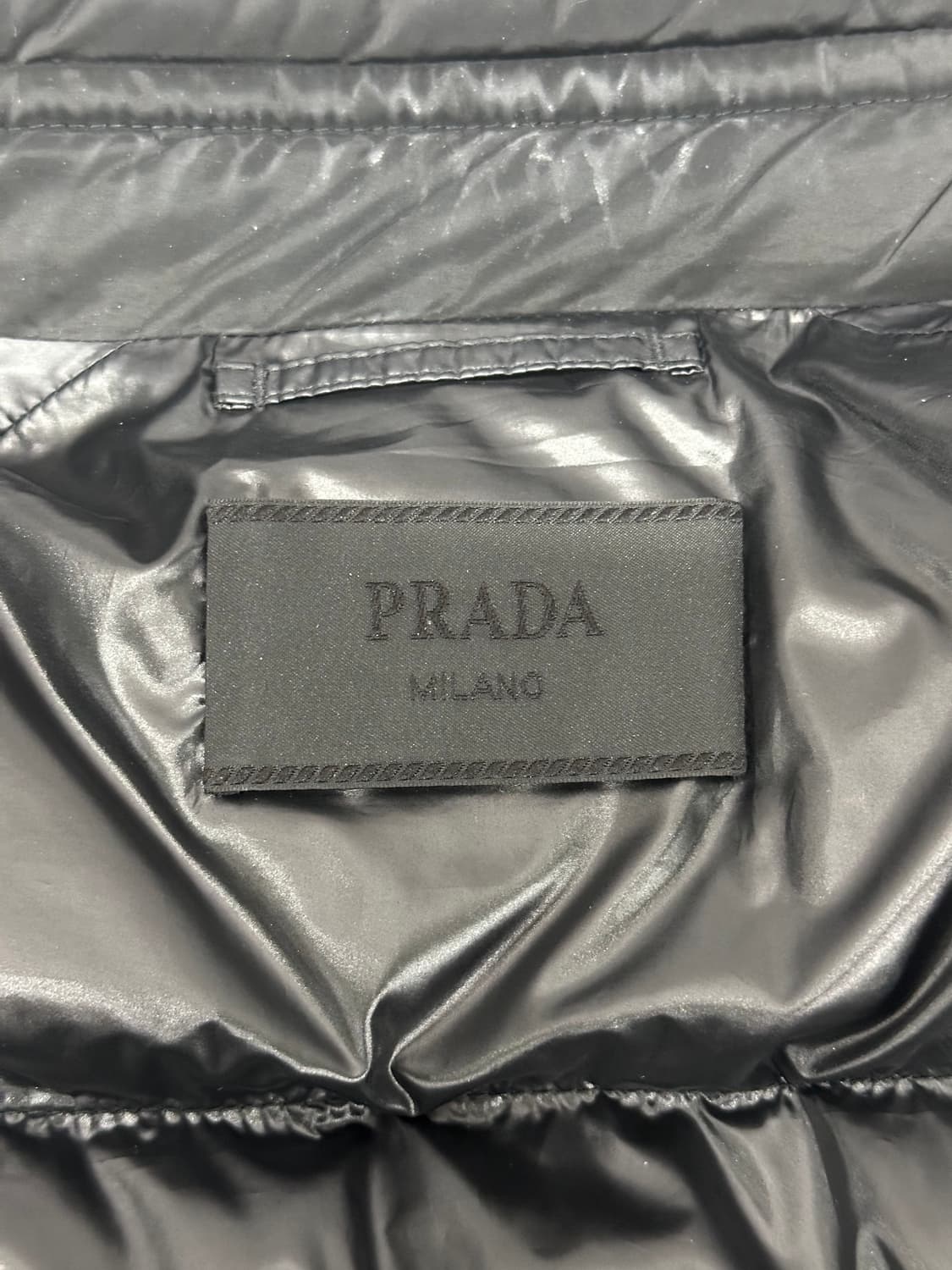 (48) 프라다 삼각로고 다운 숏 패딩 자켓 상품이미지9