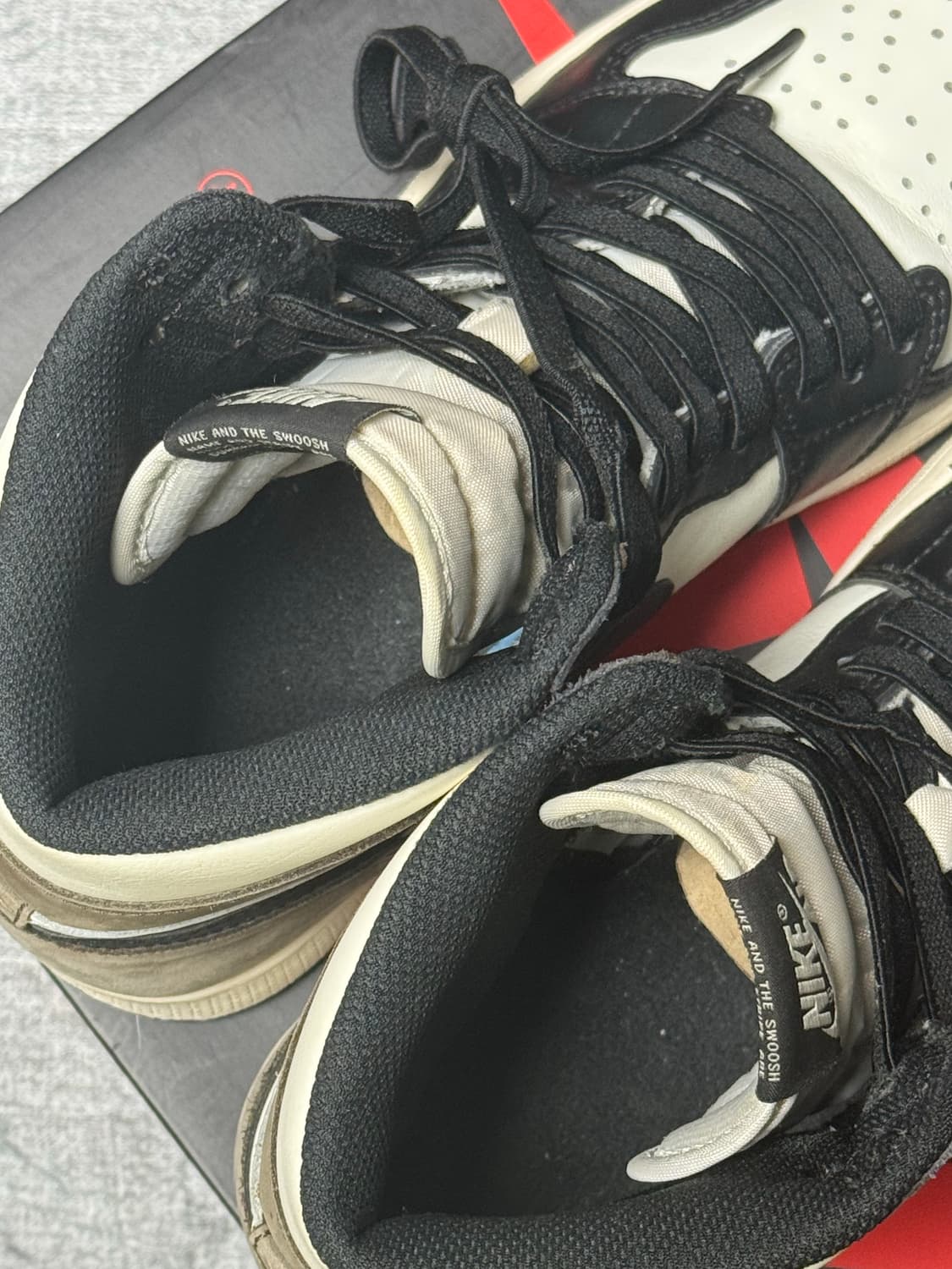 [265] 조던 1 레트로 하이 OG 다크 모카 상품이미지4