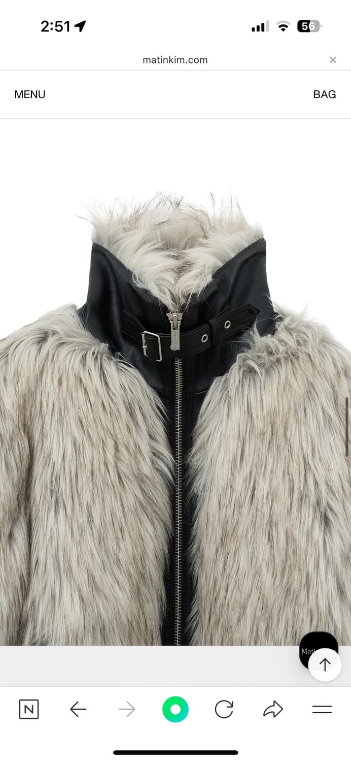 마뗑킴 NECK BUCKLE CROP FUR JUMPER IN IVORY 상품이미지3