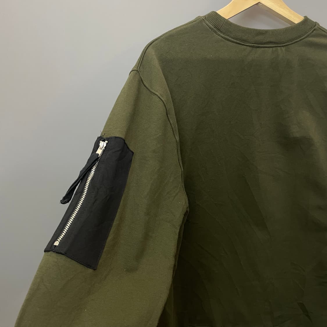 빈티지 카키 프린팅 기모 맨투맨 상품이미지4