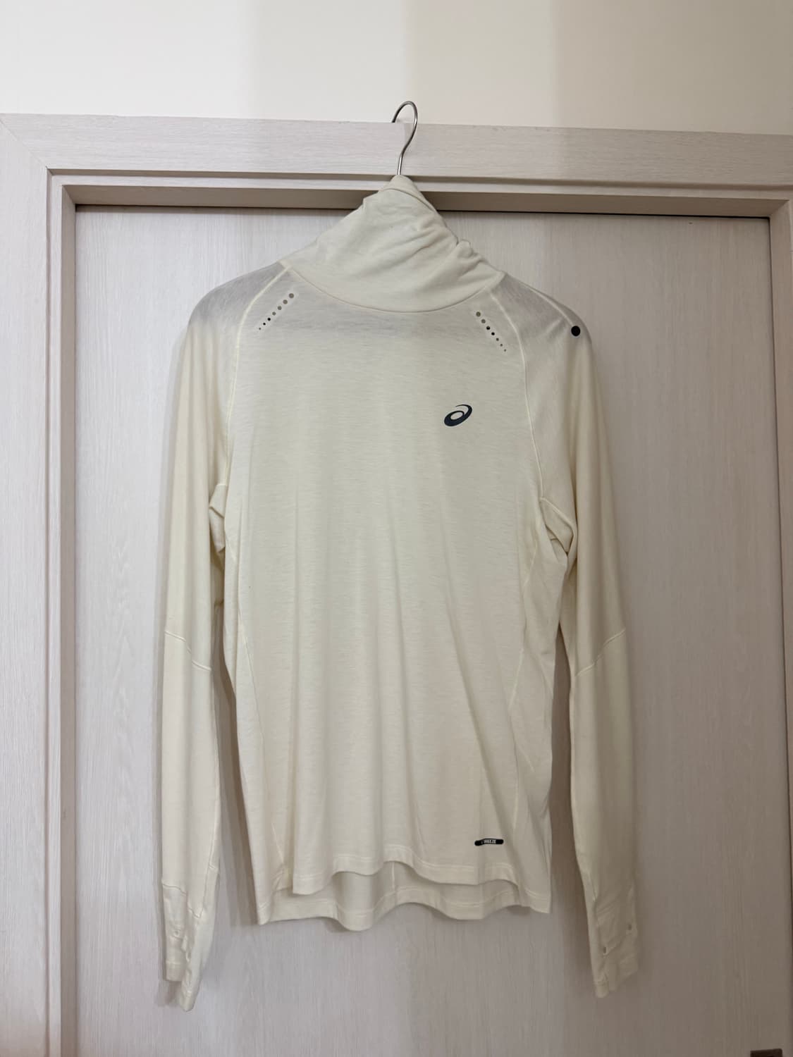 아식스 러닝 후드 상품이미지2