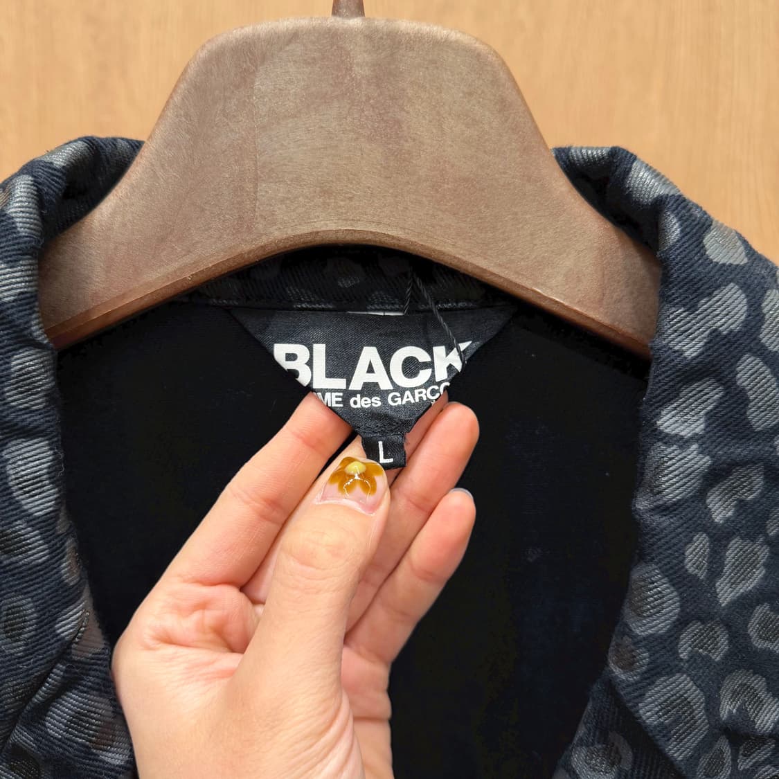 꼼데가르송 블랙 코튼 테일러드 자켓 레오파드 패턴 싱글 버튼 디테일 블랙 상품이미지6