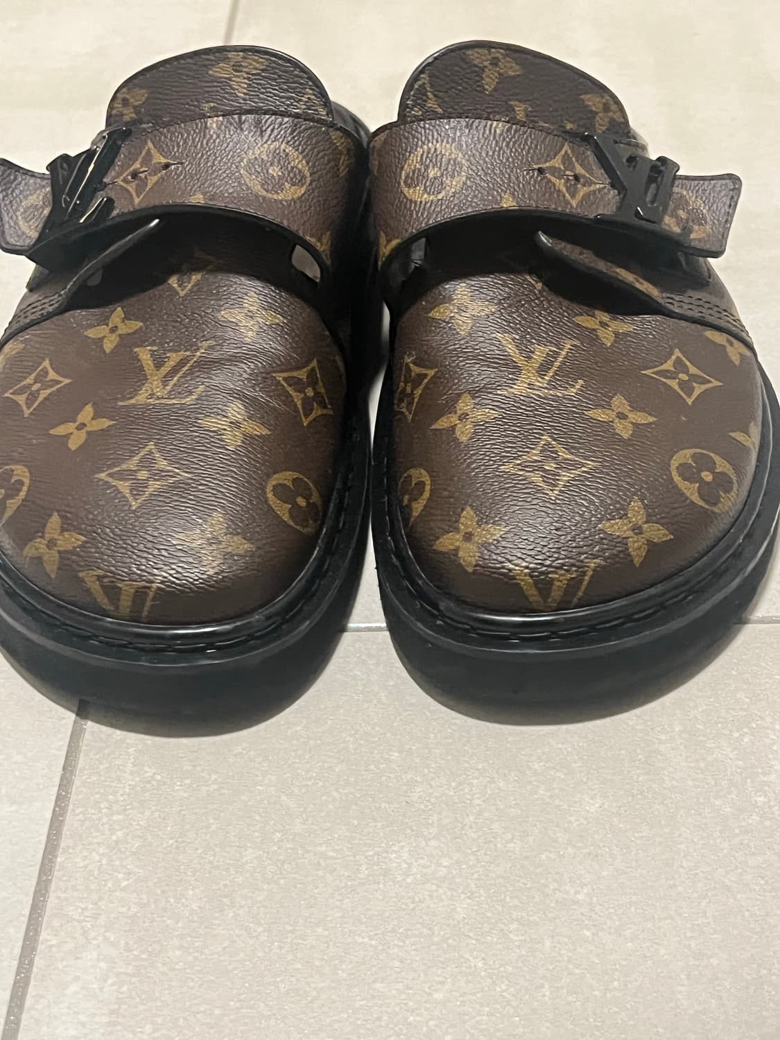 루이비통 뮬 슬리퍼 팝니다 상품이미지2