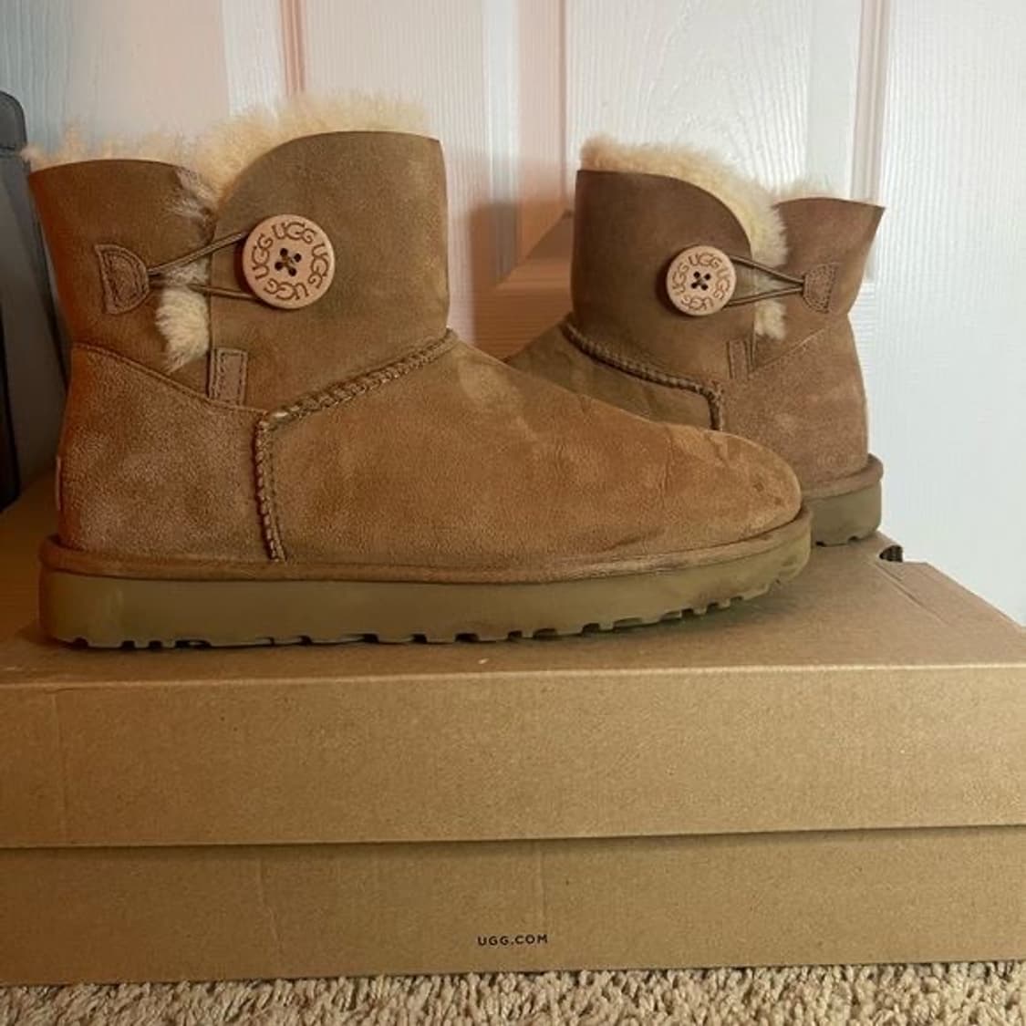 UGG 어그 미니 베일리 버튼 베이지 상품이미지3