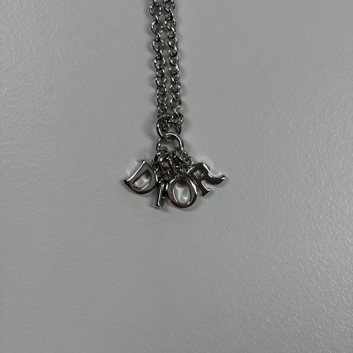 디올 이니셜 달랑이 목걸이 상품이미지4