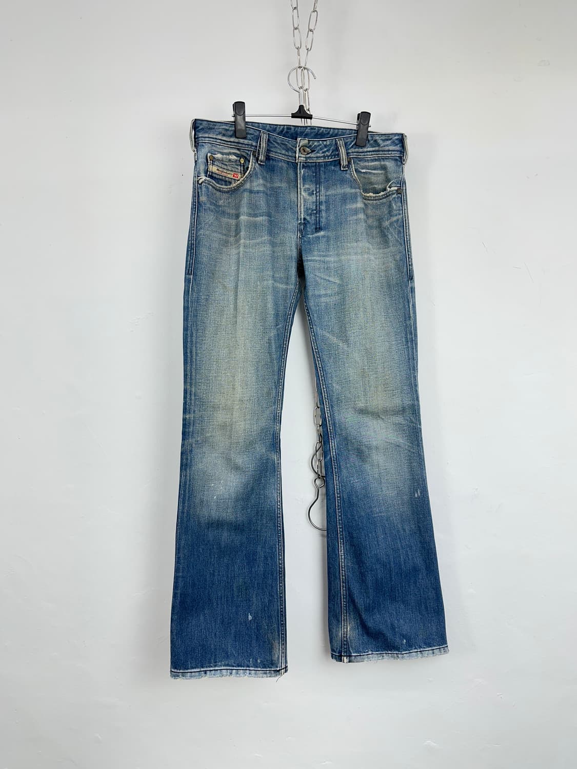 Diesel Distressed Indigo Bootcut Denim 상품이미지5