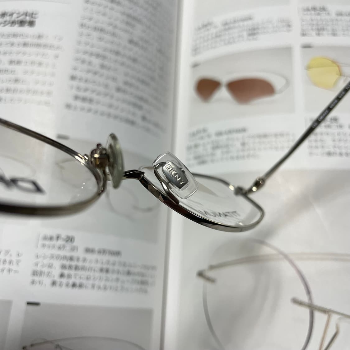 DKNY 도나카란뉴욕 티타늄 실버 빈티지 안경 47 상품이미지8