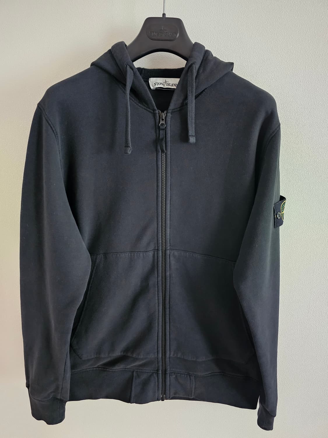 스톤아일랜드 후드집업 상품이미지1