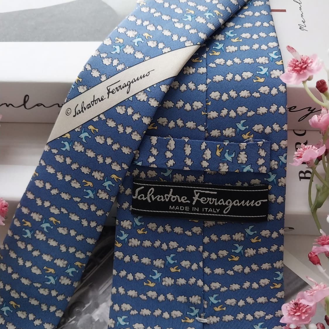 페라가모 실크 블루 버드 패턴 넥타이 9.2cm A+등급 K1480
 상품이미지7