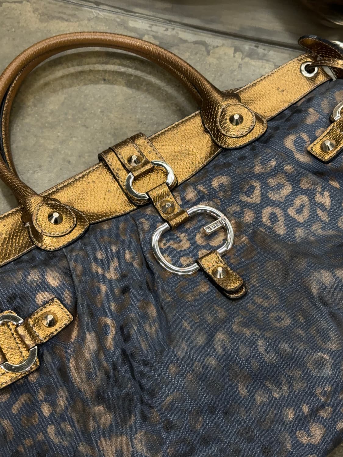 Guess rare blue gold tote bag 상품이미지4