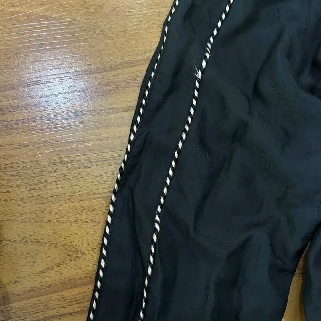 디아프바인 블랙 자수 스카쟌(M) 상품이미지5
