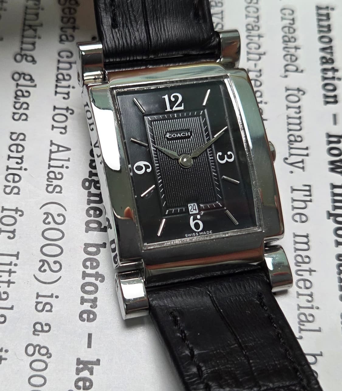 명품 코치 w514 사각탱크 아라빅 블랙 다이얼 쿼츠 드레스워치 상품이미지1