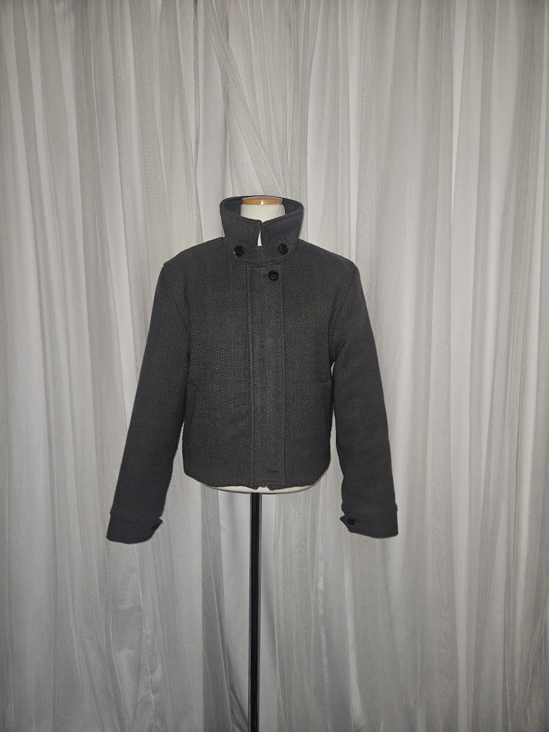 플레이스 스튜디오 미니멀 클래식 하이넥 스냅 버튼 크롭 숏코트 패딩 상품이미지4