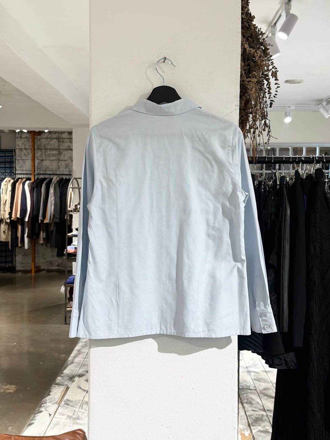 꾸레쥬 라이트블루 로고 코튼 셔츠 상품이미지6