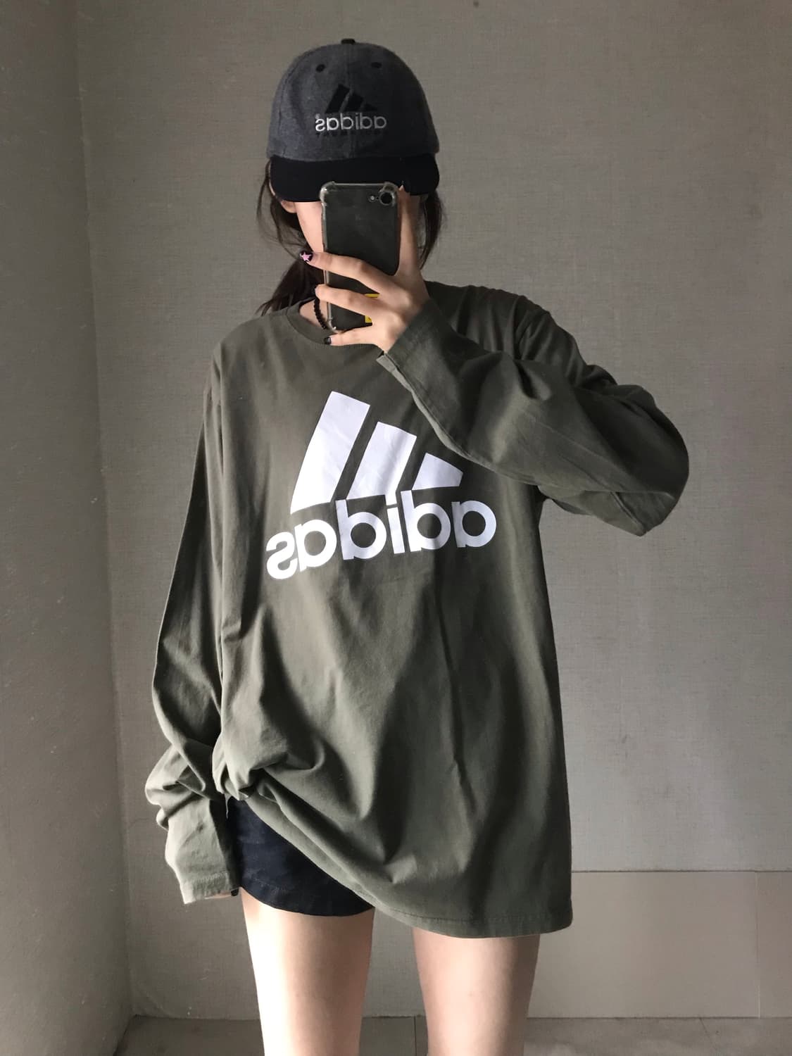 아디다스 카키 롱슬리브 상품이미지1