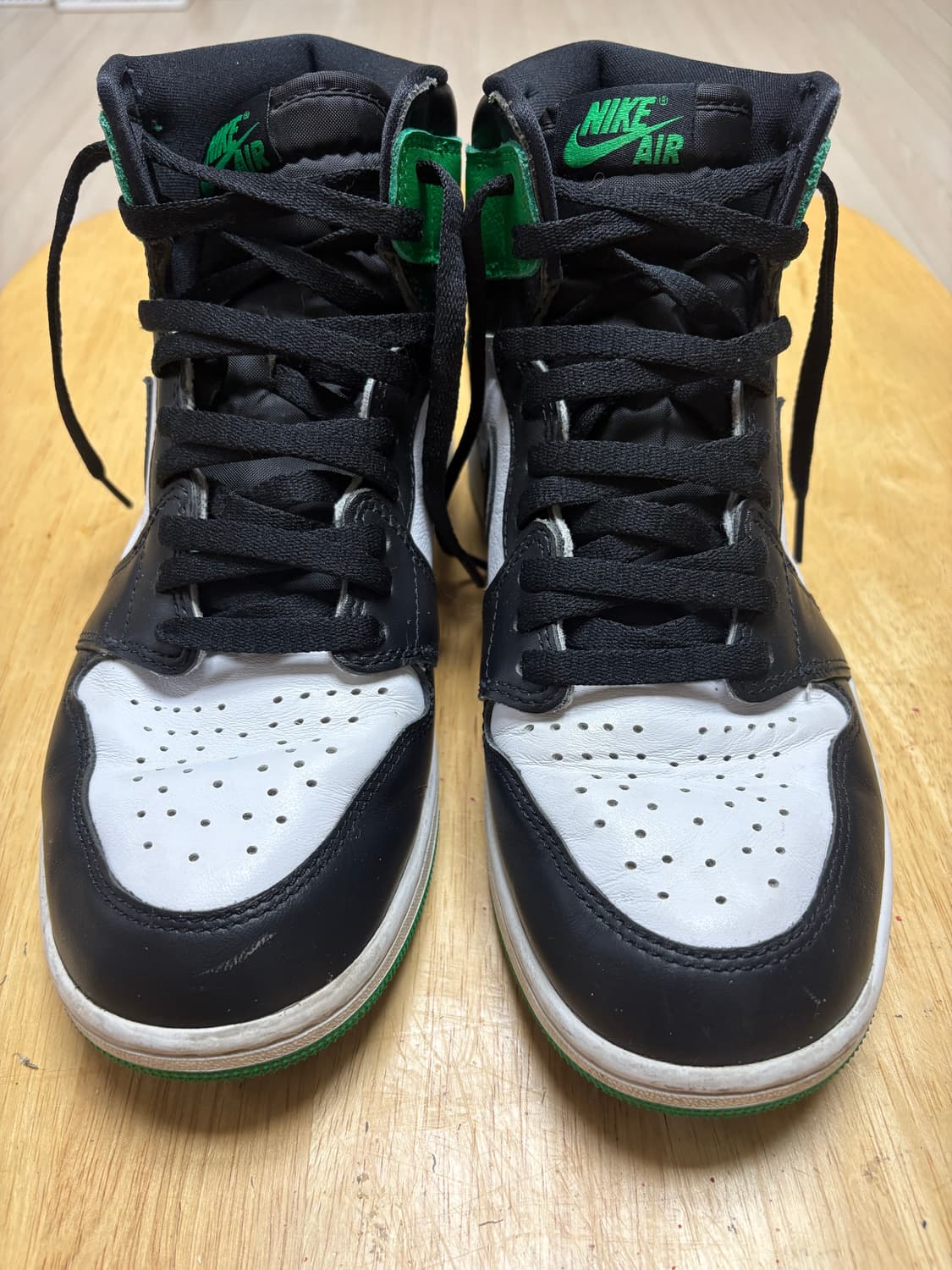 조던1 레트로 하이 블랙 앤 럭키 그린 상품이미지1