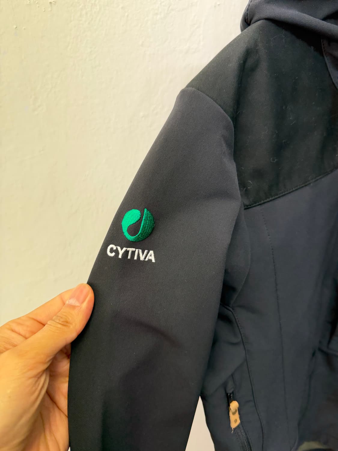 정품) 피엘라벤 남성 OptiRun 블랙 자켓 M 상품이미지3