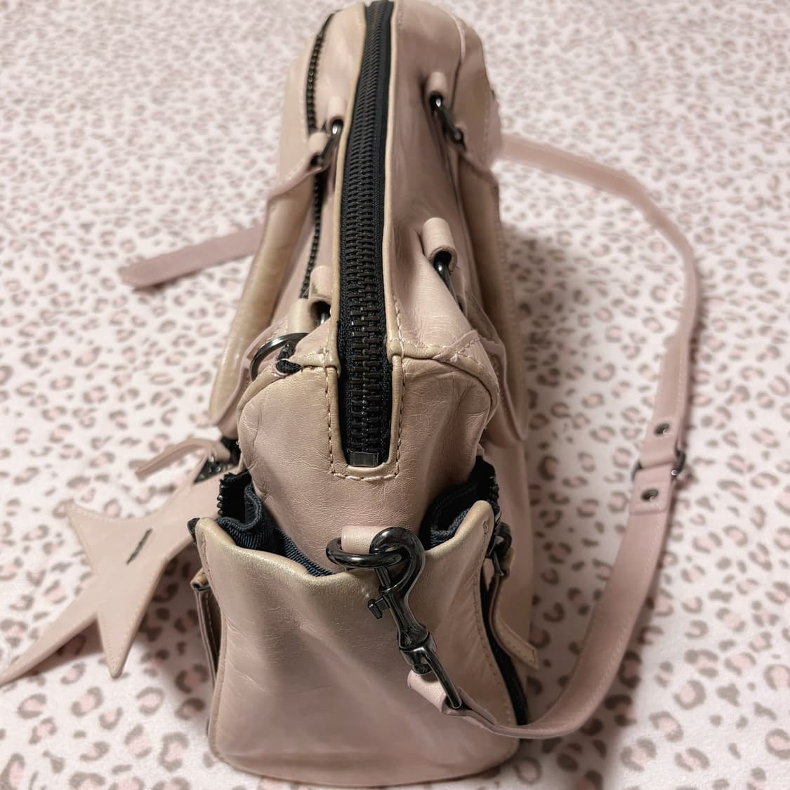 디젤 히메갸루 핑크 스타 지퍼 아카이브 한정 크로스백 도트백 상품이미지2