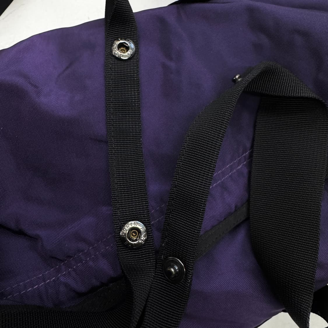 노스페이스 퍼플 크로스백 상품이미지4