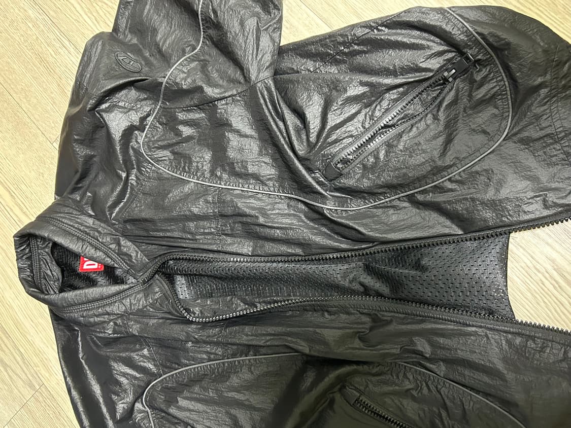 디젤 콘트라스트 디테일링 블랙 자켓 상품이미지2