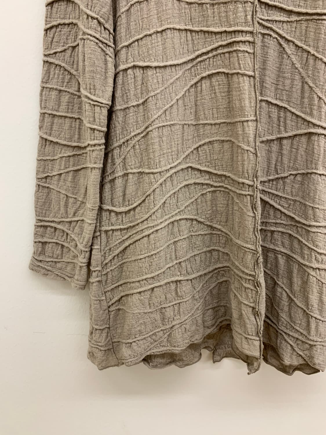 디테일 긴팔 티셔츠 wave shirring longsleeve T 상품이미지3