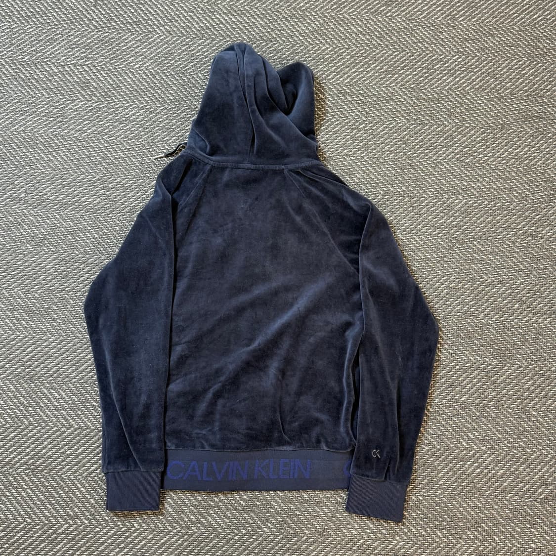 캘빈클라인 벨벳 후드집업 네이비 S 상품이미지4