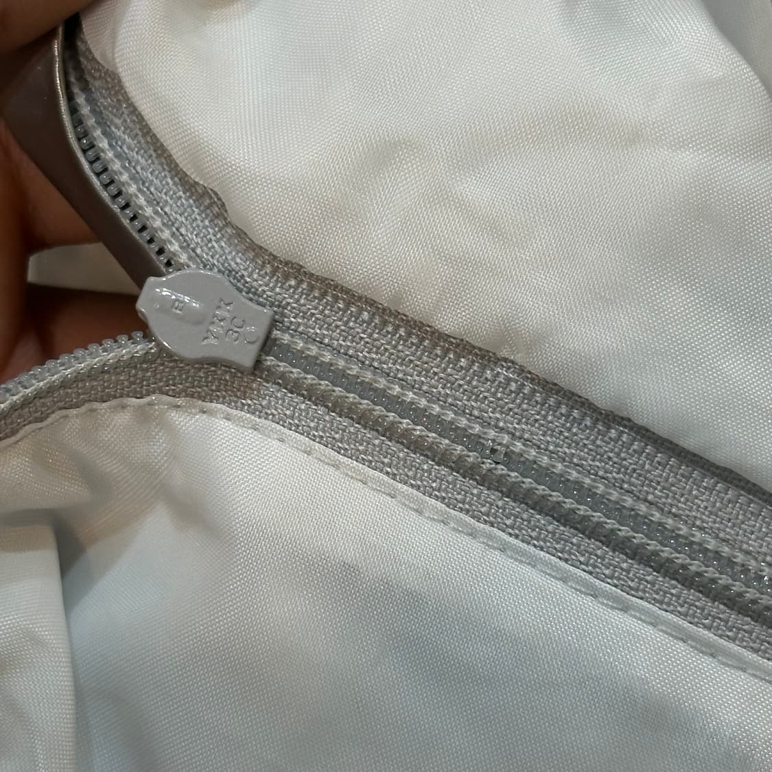 L 아디다스 아딜레니움 시즌 4 실버 트랙탑 상품이미지7