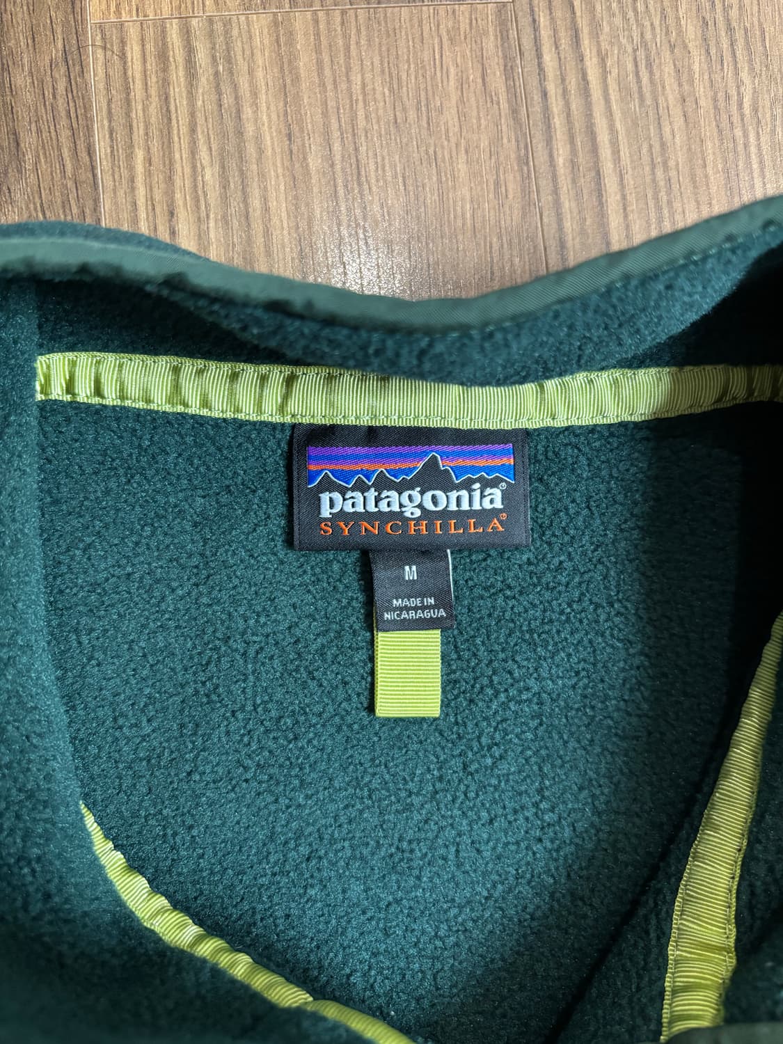 파타고니아 헤비웨이트 신칠라 노던 그린 M 사이즈 판매합니다. 상품이미지3