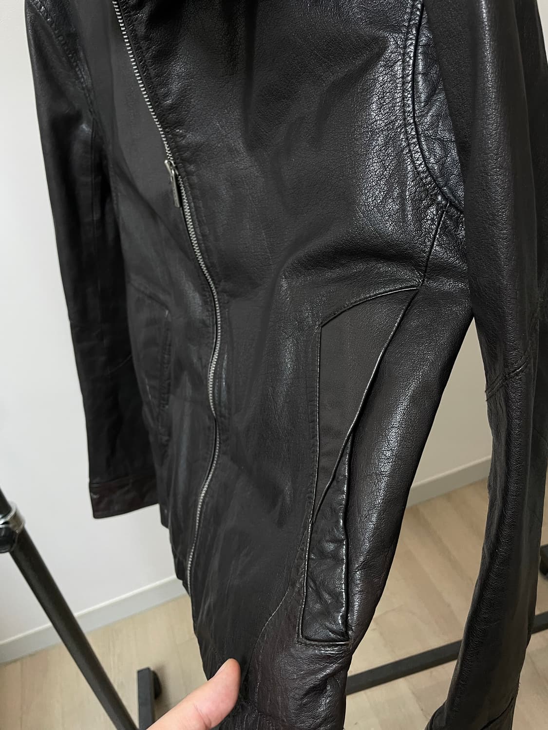 (100) 코데즈컴바인 딥브라운 하이넥 사선 지퍼 소가죽 자켓 상품이미지7