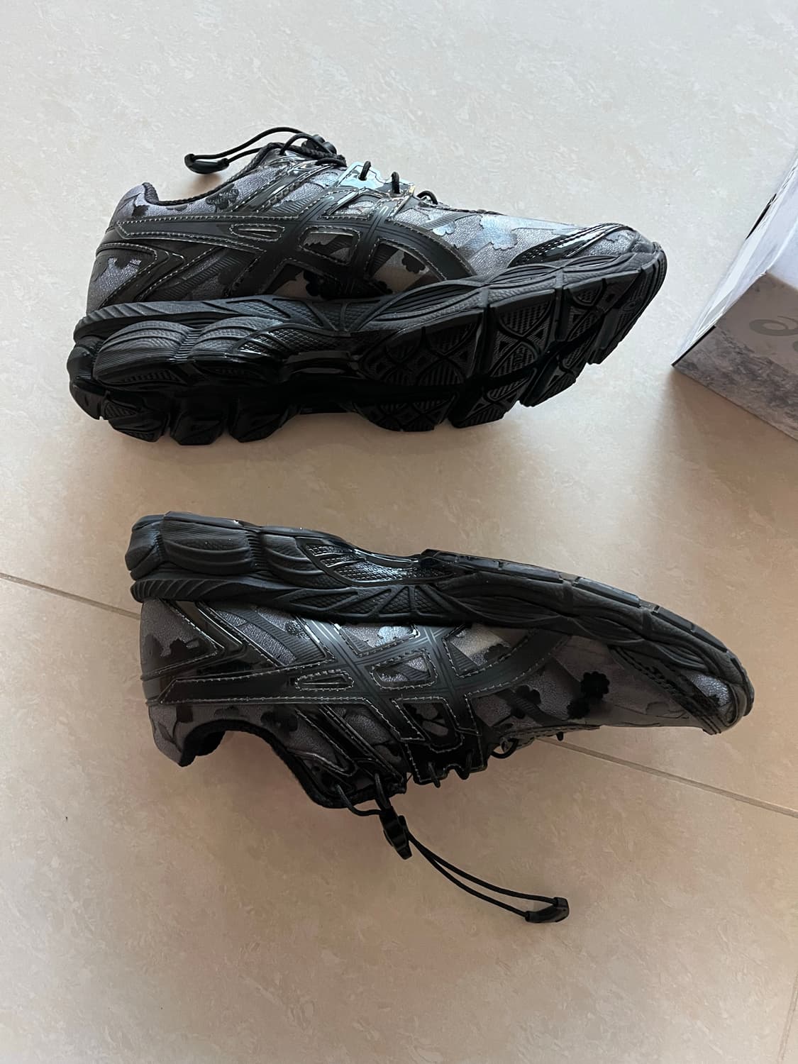 아식스 x 세실리에 반센 젤 큐물러스 16 블랙 235 상품이미지4