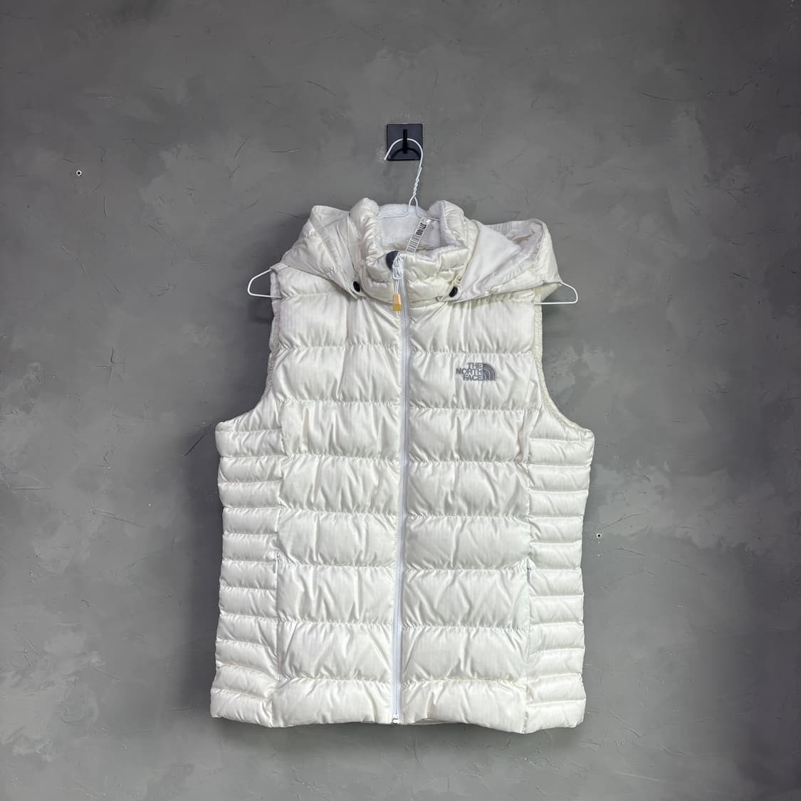 노스페이스 구스다운 패딩조끼 화이트 상품이미지1