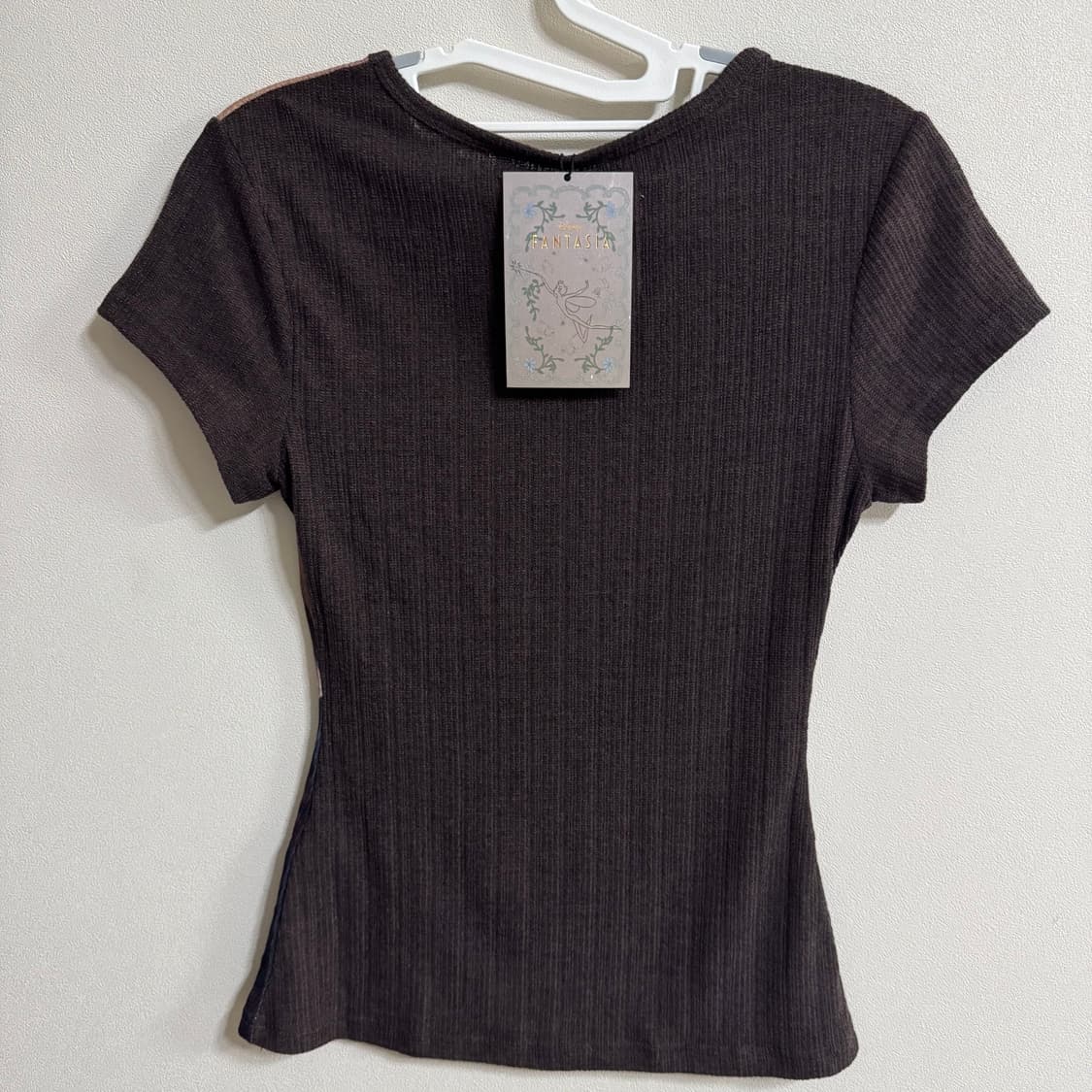 [새상품] 스컬프터x판타지아 쓰리챕터 티 브라운 상품이미지3