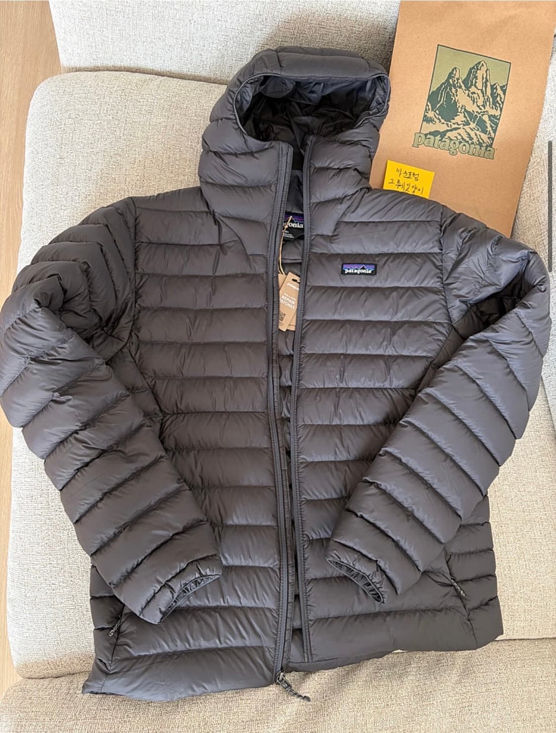 파타고니아 FW25 후드 경량패딩 맨즈 S 상품이미지4