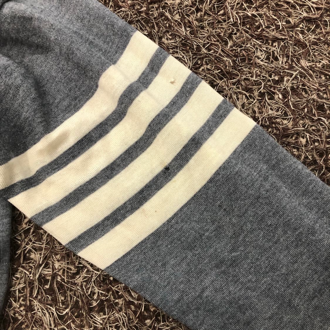 톰브라운 클래식 메리노 울 사선 가디건  상품이미지5