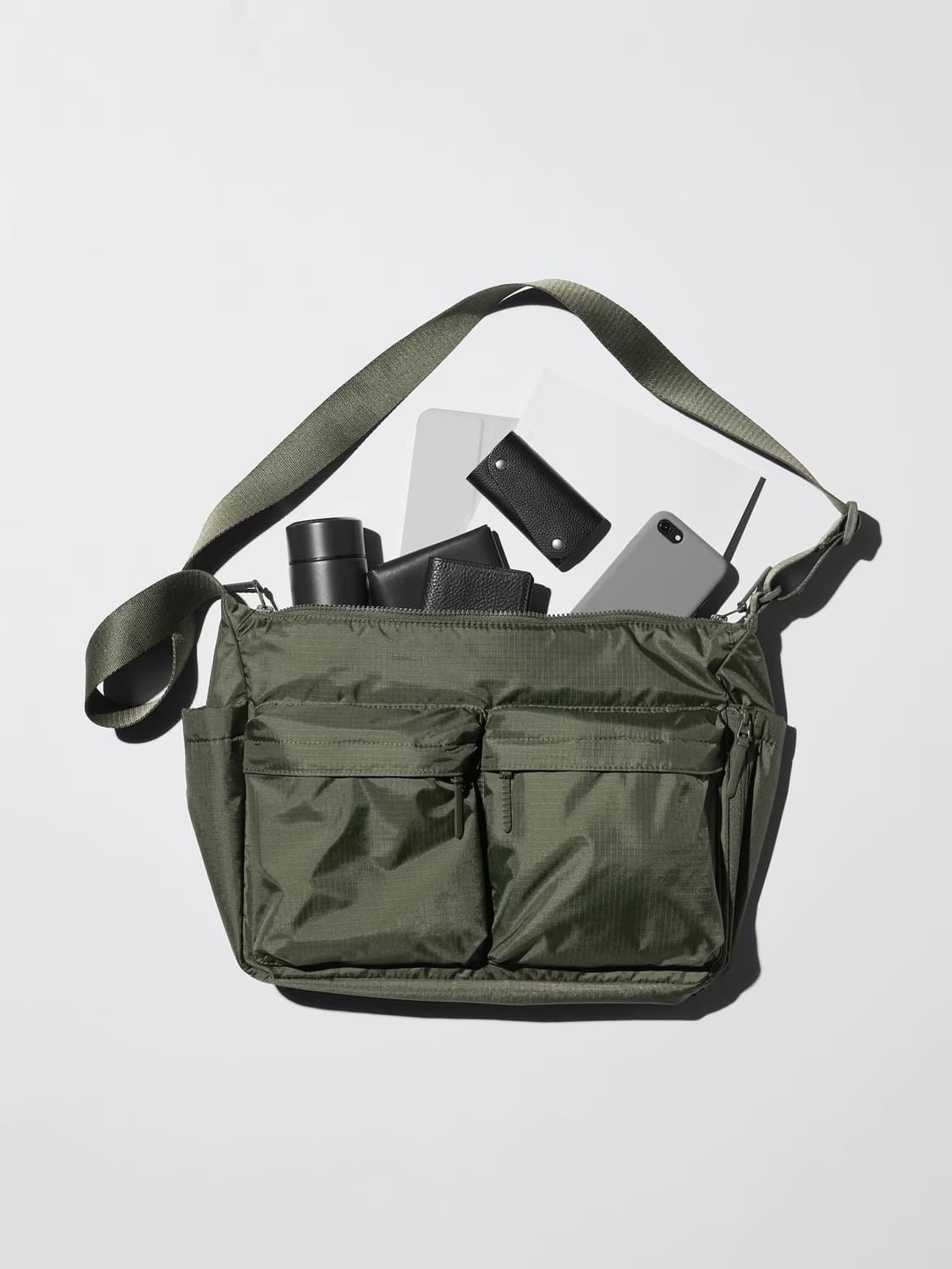 유니클로 멀티포켓숄더백 올리브 상품이미지2