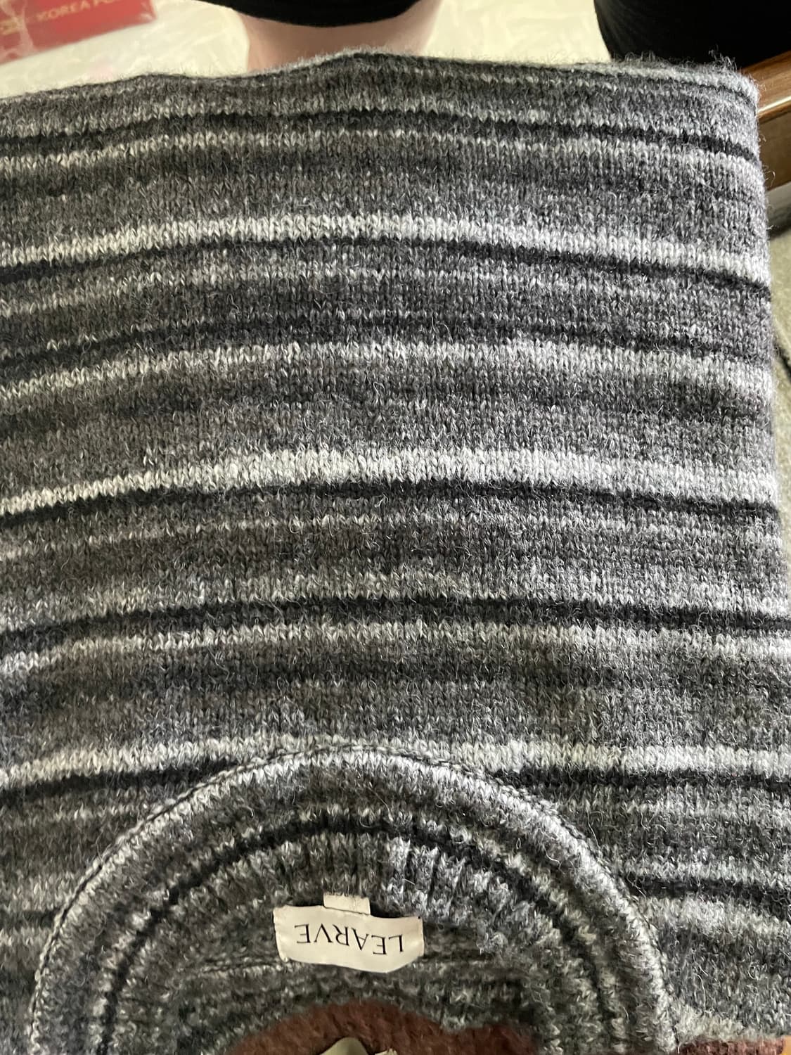 르아브 그라데이션 니트 차콜 상품이미지2