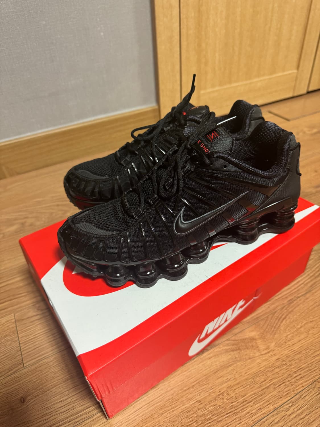 (1번착용)나이키 샥스 TL 250 블랙 상품이미지2