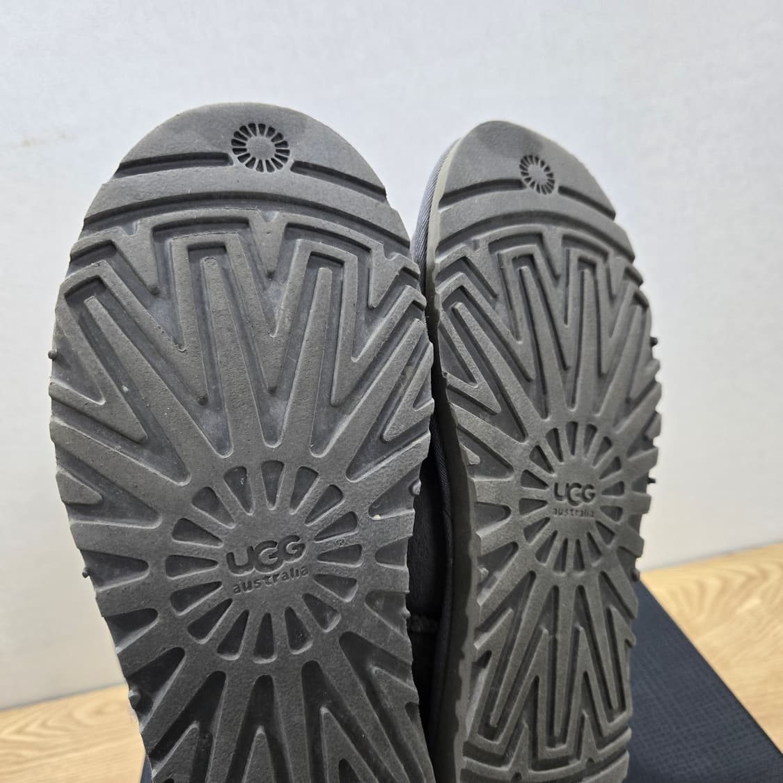 240 어그 UGG 클래식 숏 그레이 어그부츠 상품이미지8