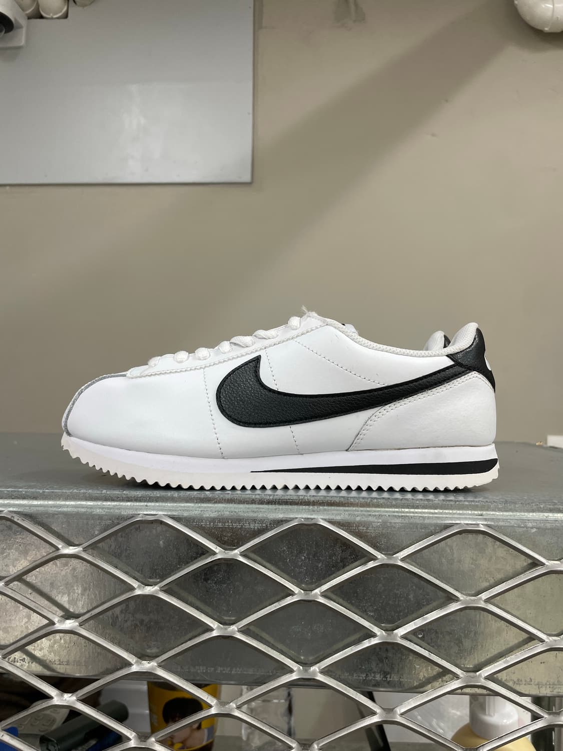 나이키 코르테즈 화이트 블랙 250 상품이미지1